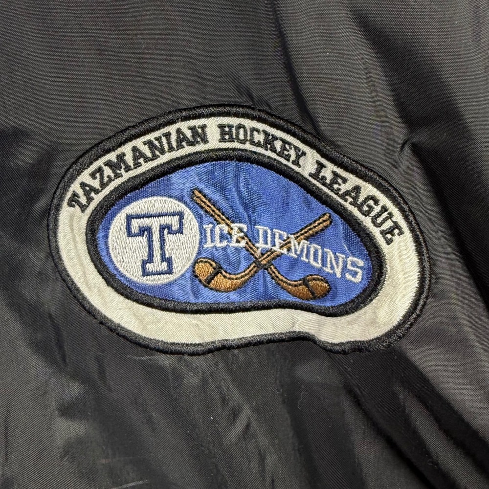 Vintage 1996 Warner Bros Ice Demons Tazmanian Hockey League Jacket Mens L Black - Picture 6 of 11